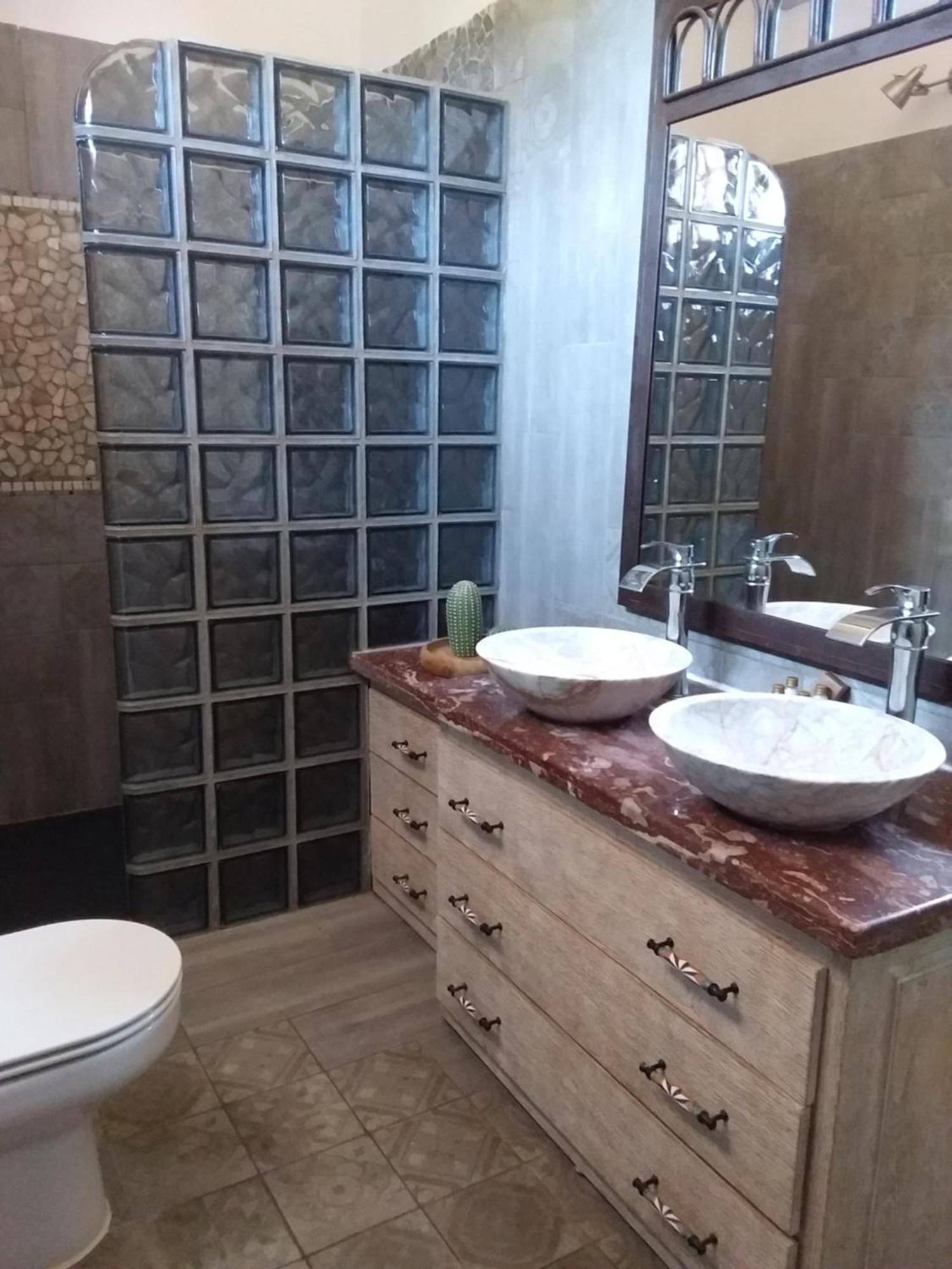 Chambre Pour 2 Personnes Avec Salle De Bain Privee Tourves Exterior foto